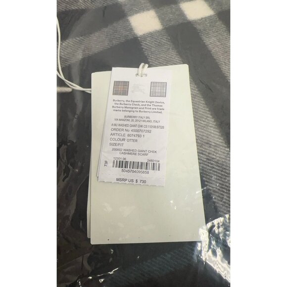 Burberry Washed Giant Check Cashmere Scarf Otter 8074793 - Picture 9 of 11